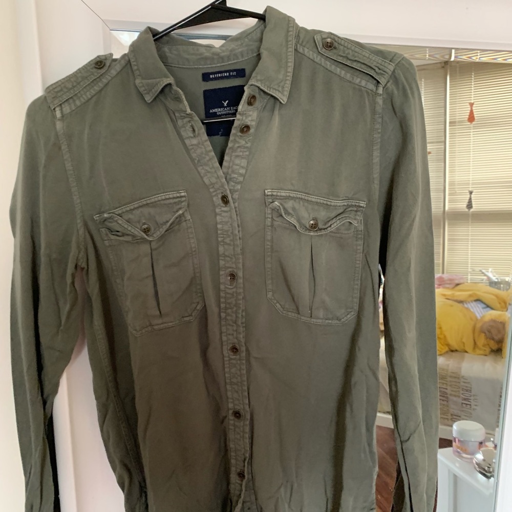 American eagle boyfriend style shirt